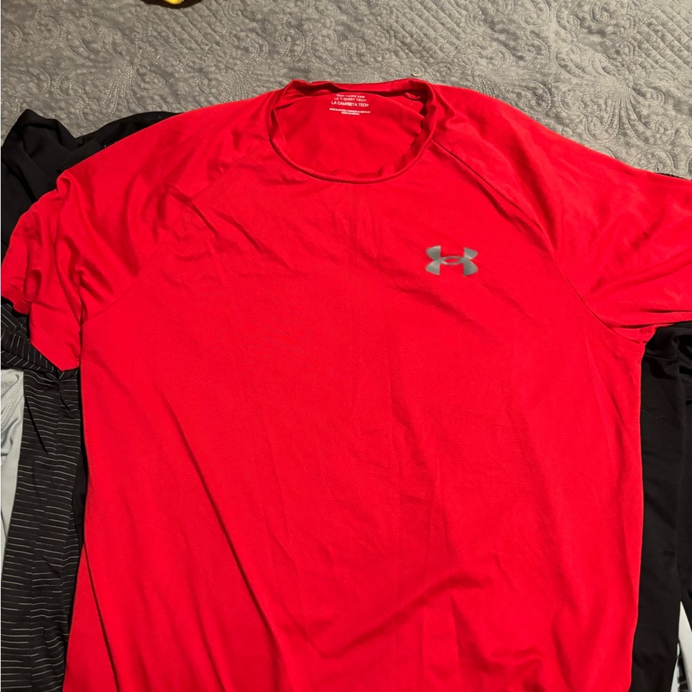 Under Armour Tech Tee Shirt Men’s Large Red Lightweight Performance